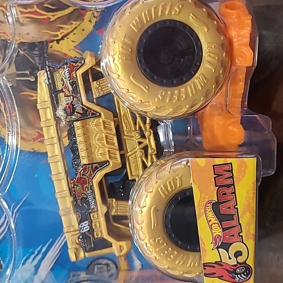 New Hot Wheels Monster Truck 5 Alarm - Picture 3 of 7